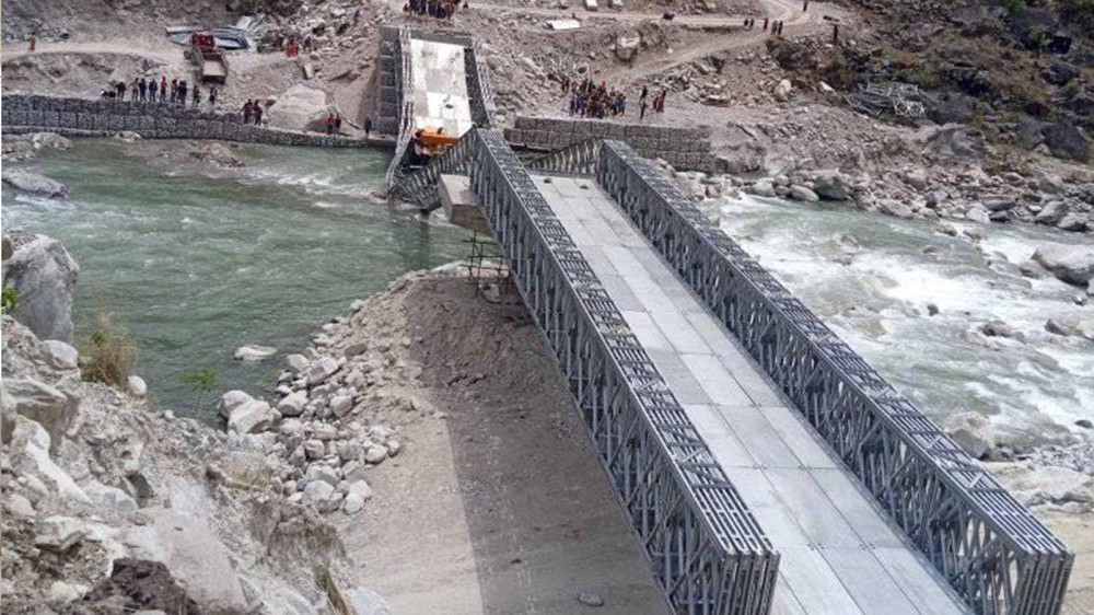 यसरी भाँच्चियो भेरी नदीमा बेलिब्रिज